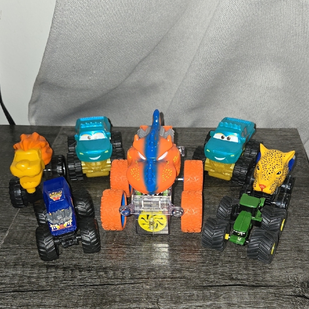 Monster Truck 7pc Set